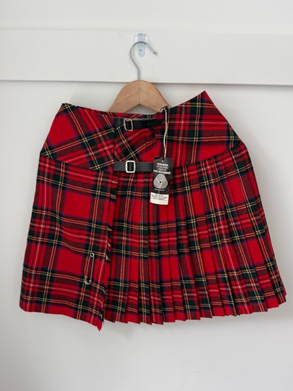 VINTAGE 100% Pure Wool Royal Stewart Tartan Plaid Pleated Kilt Skirt - W26 (NWT)